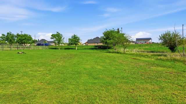 1012 Justin Drive, Springtown, TX 76082