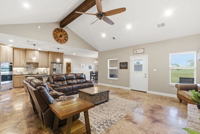 1012 Justin Drive, Springtown, TX 76082