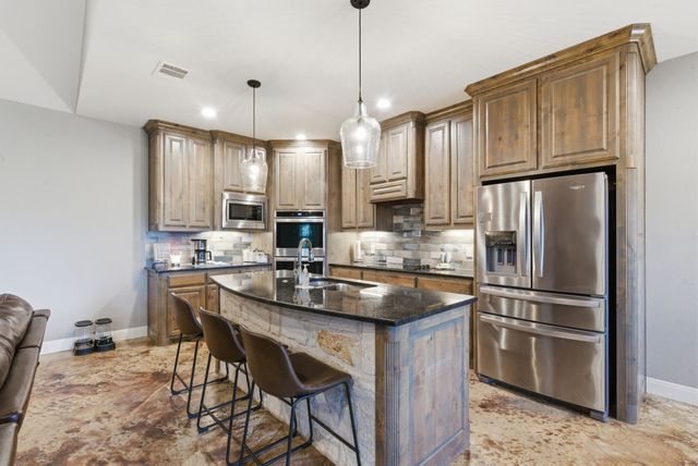 1012 Justin Drive, Springtown, TX 76082