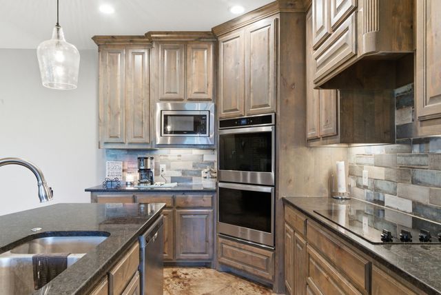 1012 Justin Drive, Springtown, TX 76082