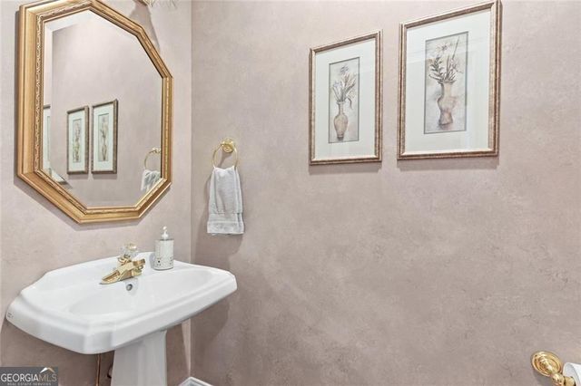 4315 Marble Arch Way, Flowery Branch, GA 30542