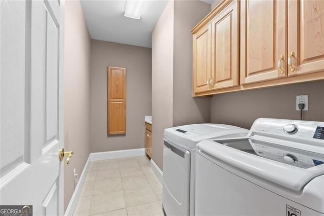 4315 Marble Arch Way, Flowery Branch, GA 30542