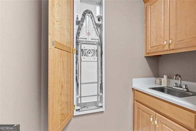 4315 Marble Arch Way, Flowery Branch, GA 30542