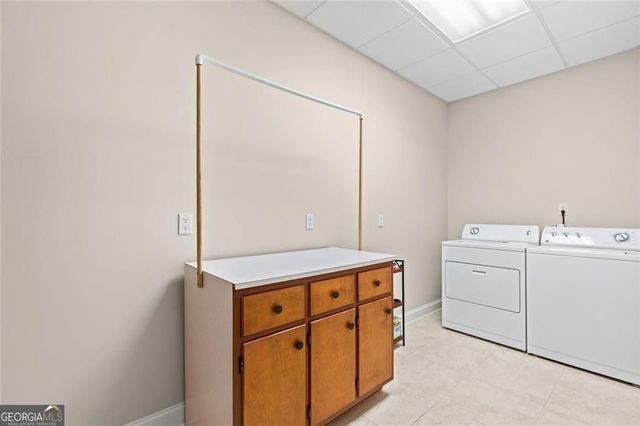 4315 Marble Arch Way, Flowery Branch, GA 30542