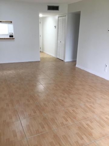 7860 NW 50TH Street 301, Lauderhill, FL 33351