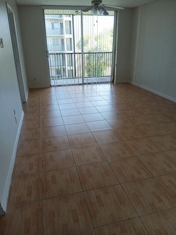 7860 NW 50TH Street 301, Lauderhill, FL 33351