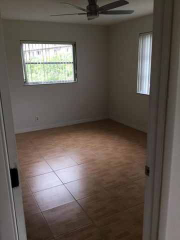 7860 NW 50TH Street 301, Lauderhill, FL 33351