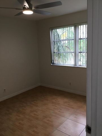 7860 NW 50TH Street 301, Lauderhill, FL 33351