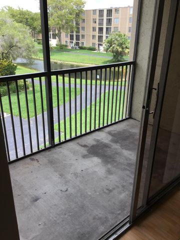 7860 NW 50TH Street 301, Lauderhill, FL 33351