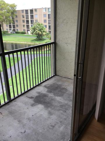 7860 NW 50TH Street 301, Lauderhill, FL 33351