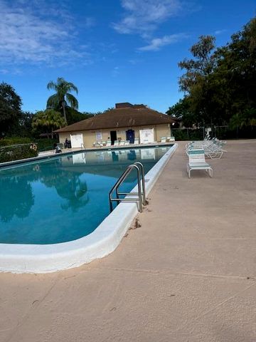 7860 NW 50TH Street 301, Lauderhill, FL 33351