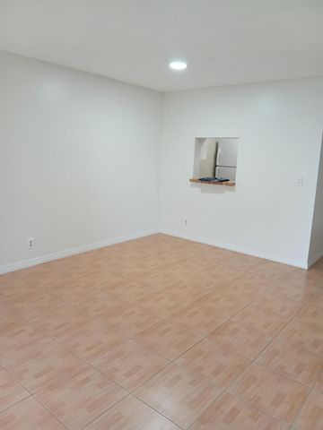 7860 NW 50TH Street 301, Lauderhill, FL 33351