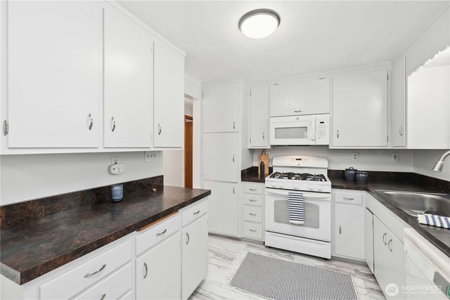 17023 113th Avenue SE, Renton, WA 98055