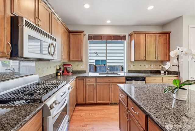 17681 NE 121st Court, Redmond, WA 98052