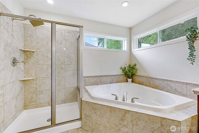 17681 NE 121st Court, Redmond, WA 98052