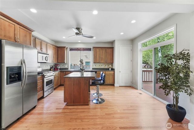 17681 NE 121st Court, Redmond, WA 98052