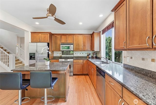 17681 NE 121st Court, Redmond, WA 98052