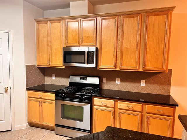 9406 Lakeway View Lane, Humble, TX 77396