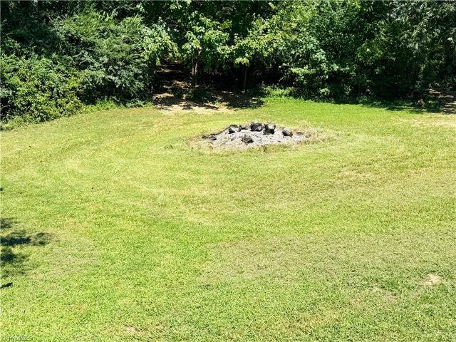 806 Halsbrook Road, Greensboro, NC 27406
