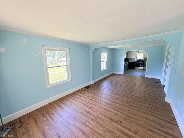 806 Halsbrook Road, Greensboro, NC 27406