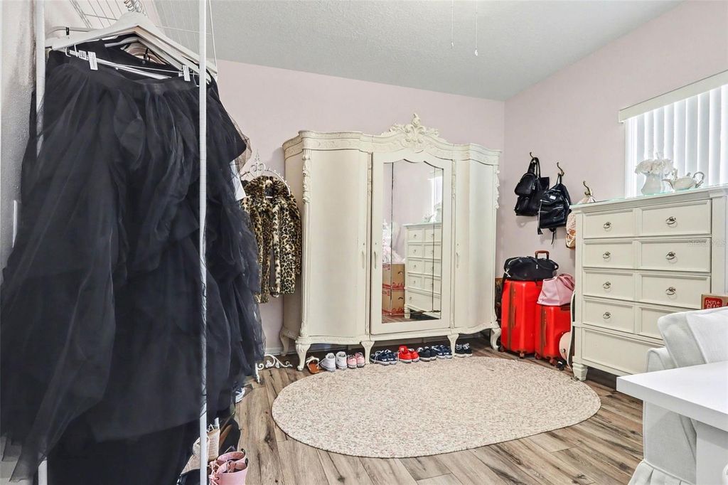 Image 15 of property listing at 731 BRUNELLO DRIVE, Davenport, FL 33897