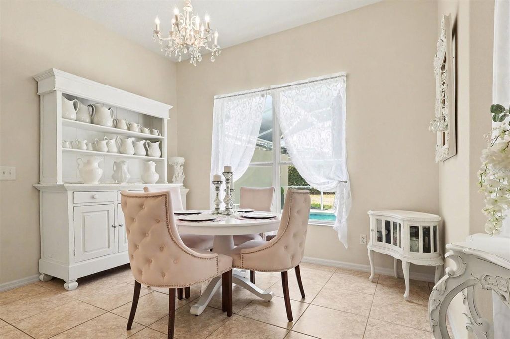 Image 8 of property listing at 731 BRUNELLO DRIVE, Davenport, FL 33897