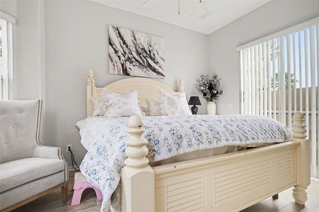 Image 10 of property listing at 731 BRUNELLO DRIVE, Davenport, FL 33897