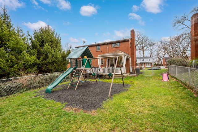 1119 Sarah St, Bethel Park, PA 15102