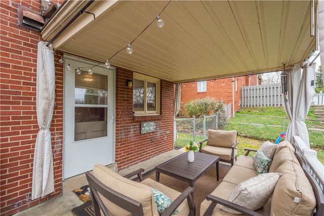 1119 Sarah St, Bethel Park, PA 15102