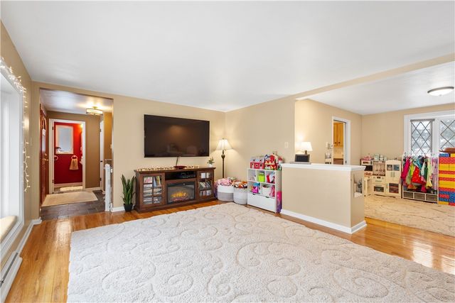 1119 Sarah St, Bethel Park, PA 15102