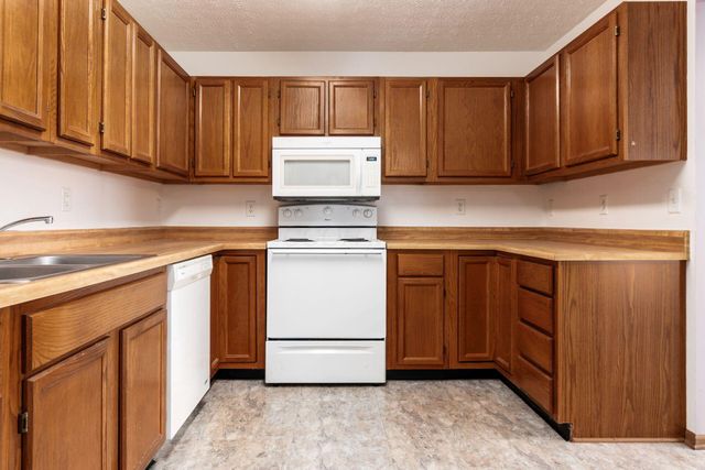 5885 Beechcroft Road, 306, Columbus, OH 43229