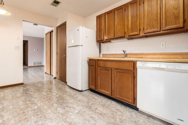 5885 Beechcroft Road, 306, Columbus, OH 43229