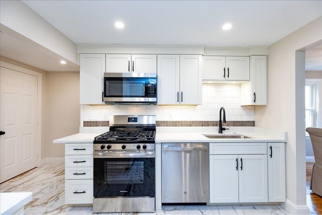 39 Birch St, Tewksbury, MA 01876