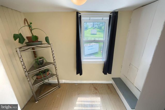 81 W PENNSYLVANIA AVE, Yoe, PA 17313