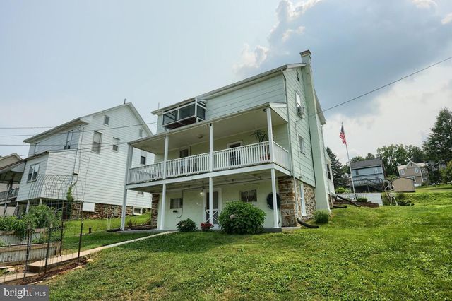 81 W PENNSYLVANIA AVE, Yoe, PA 17313
