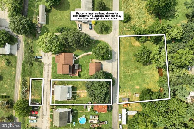 81 W PENNSYLVANIA AVE, Yoe, PA 17313