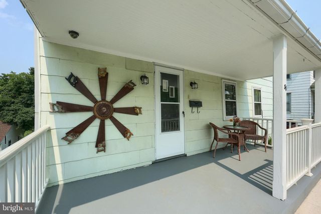 81 W PENNSYLVANIA AVE, Yoe, PA 17313