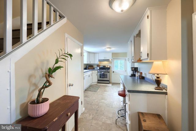 81 W PENNSYLVANIA AVE, Yoe, PA 17313
