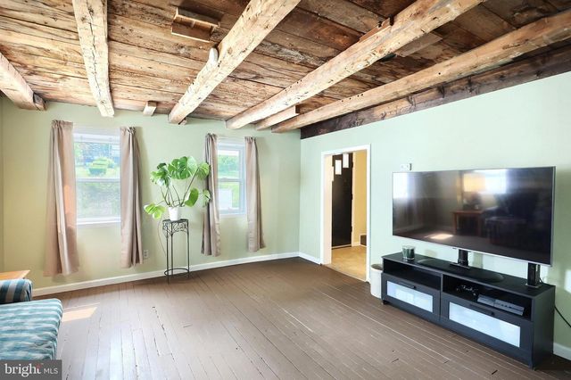 81 W PENNSYLVANIA AVE, Yoe, PA 17313