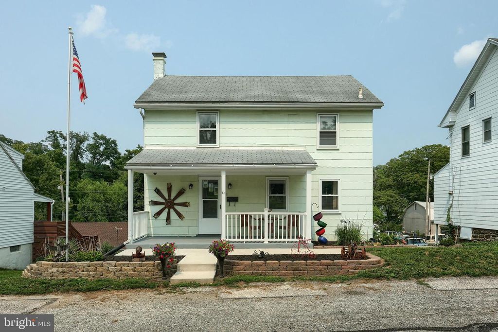 81 W PENNSYLVANIA AVE, Yoe, PA 17313