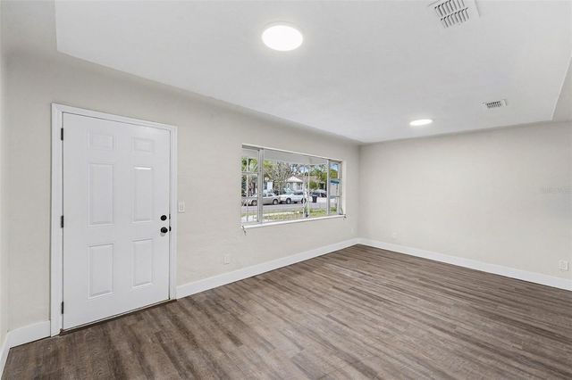 2560 QUEENSBORO AVENUE S, St Petersburg, FL 33712