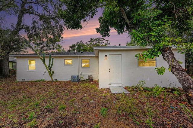 2560 QUEENSBORO AVENUE S, St Petersburg, FL 33712