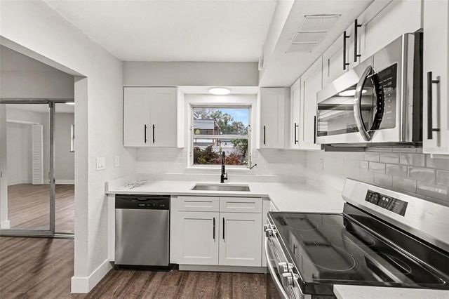 2560 QUEENSBORO AVENUE S, St Petersburg, FL 33712
