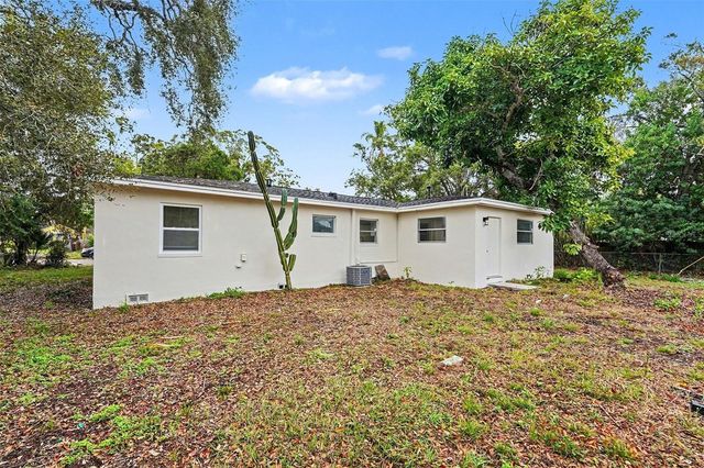 2560 QUEENSBORO AVENUE S, St Petersburg, FL 33712