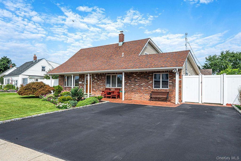 60 Academy Lane, Levittown, NY 11756 — photo 2