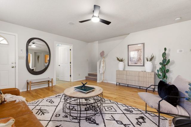 1235 8th Street NW B, Albuquerque, NM 87102