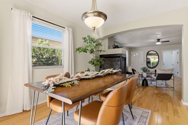 1235 8th Street NW B, Albuquerque, NM 87102