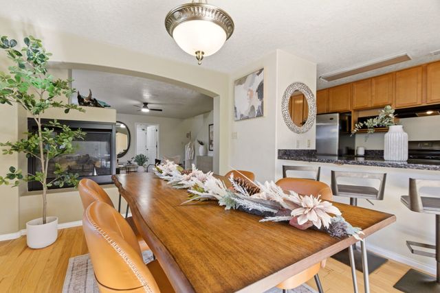 1235 8th Street NW B, Albuquerque, NM 87102