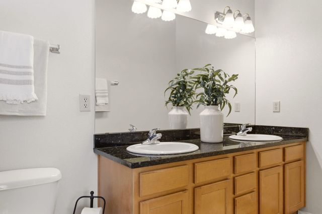 1235 8th Street NW B, Albuquerque, NM 87102