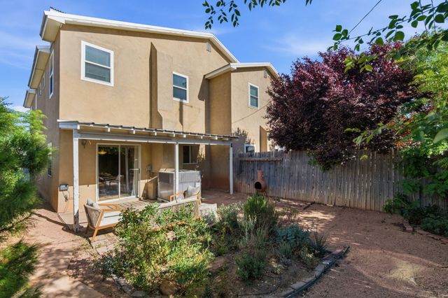 1235 8th Street NW B, Albuquerque, NM 87102